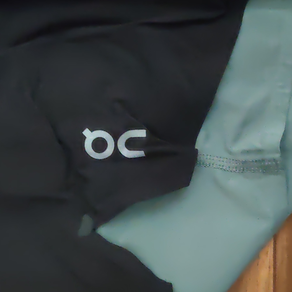 On Running 2 In 1 Shorts Size Large - image 3